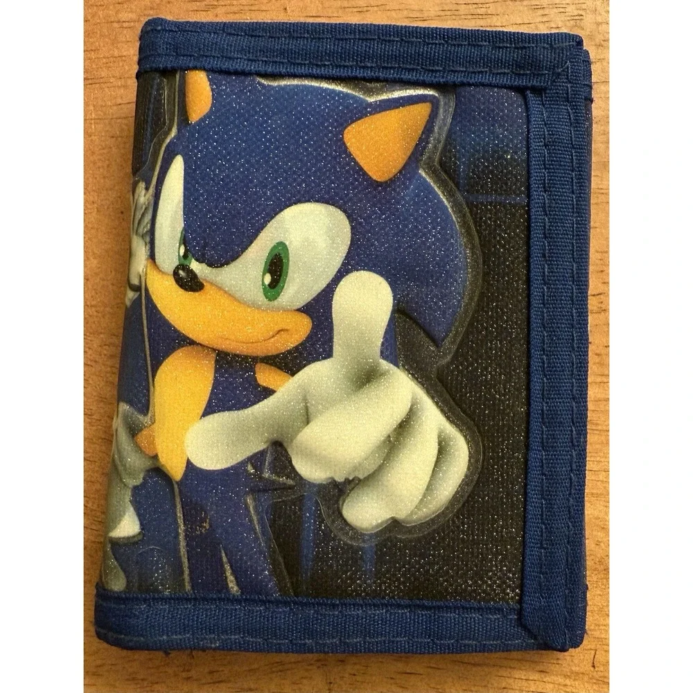 Sonic the Hedgehog Tri-Fold Self Fastening‎ Nylon Wallet. Embossed